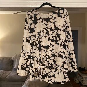 Ava & viv plus size 2x floral blouse with front tie